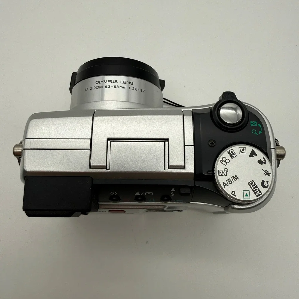 Olympus Camedia C-740 Ultra Zoom Digital Camera Silver 3.2MP 10x TESTED
